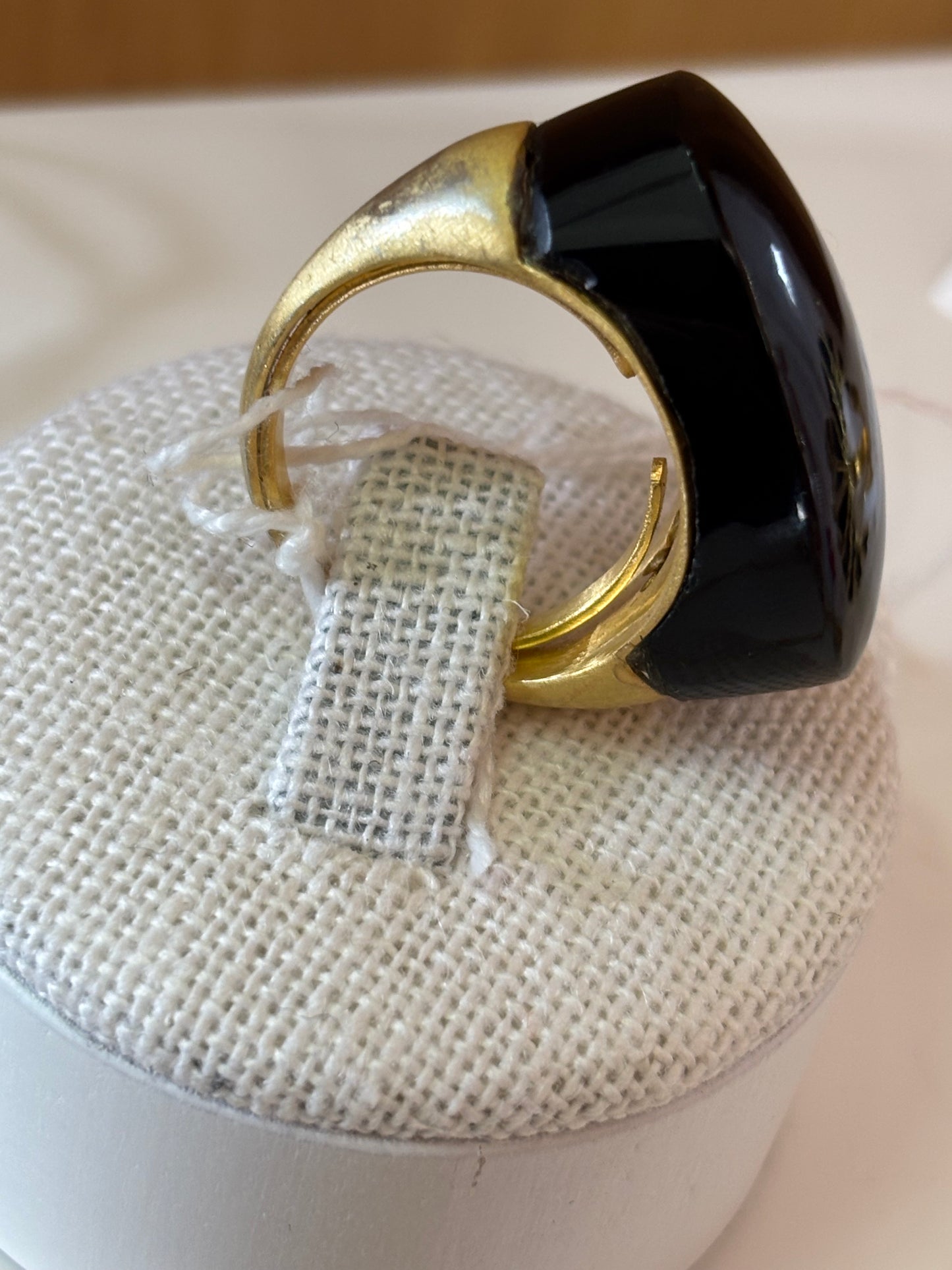 Natural stone ring gold