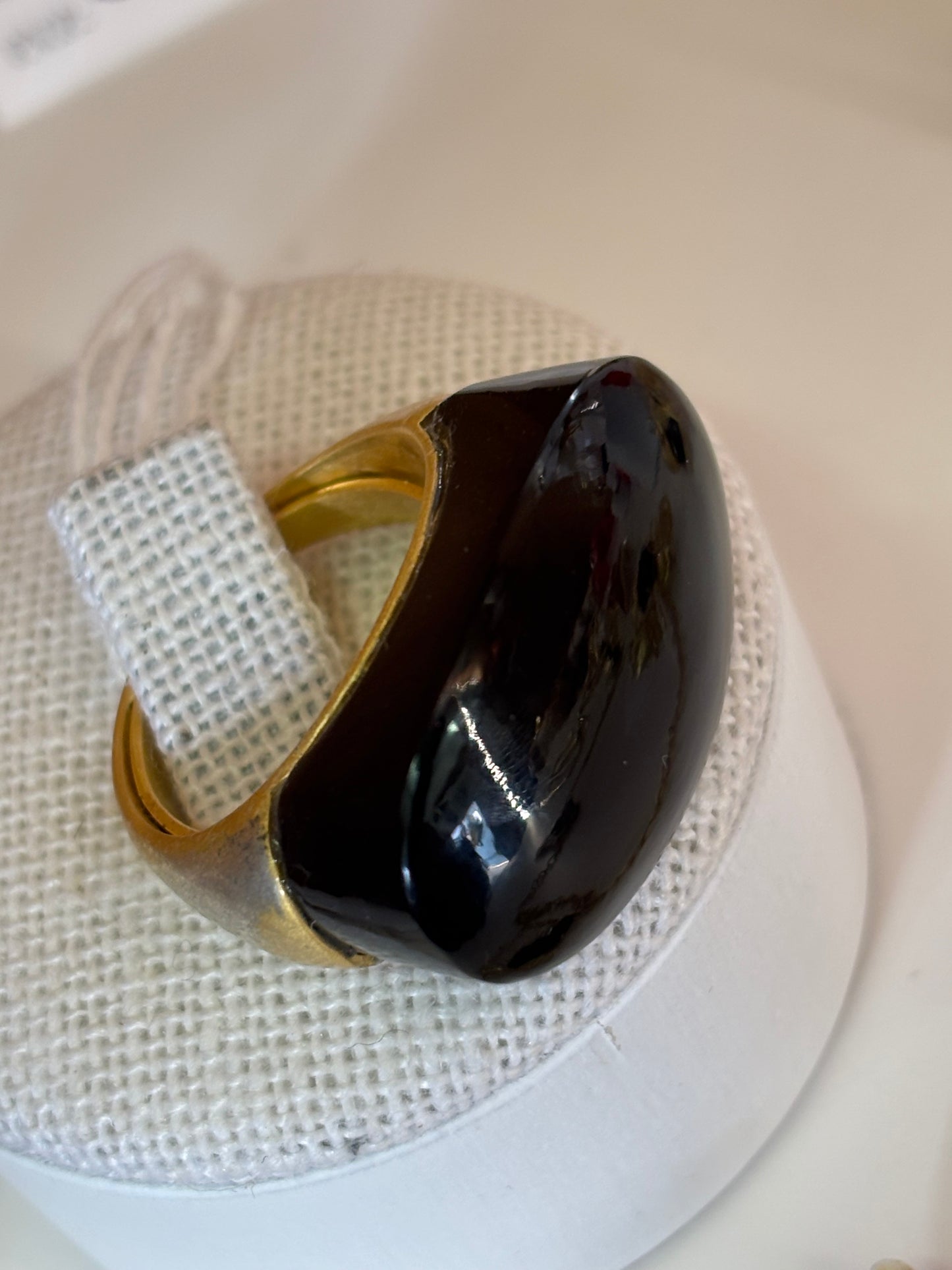 Natural stone ring gold